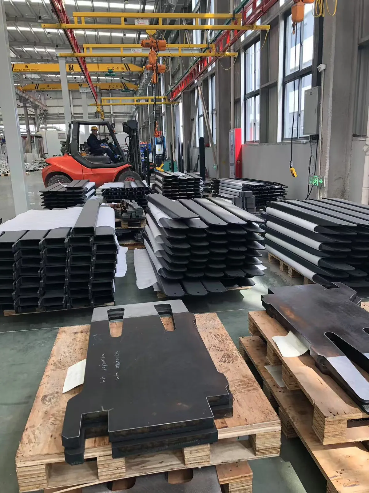 Impetus ready-to-ship forklift inventory warehouse — fast global delivery