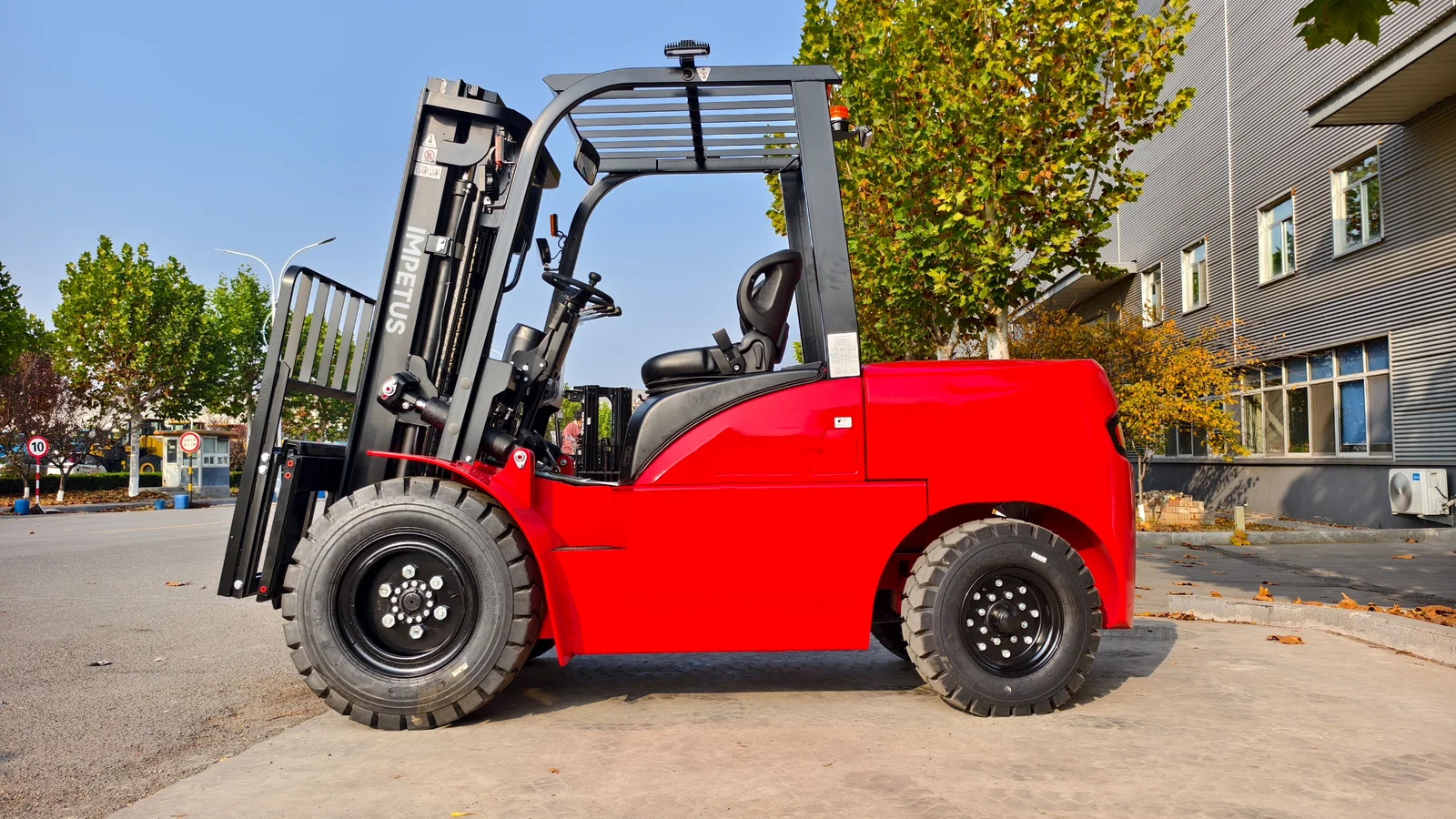 4 Ton Diesel Forklift — Impetus FD40 detail view 4