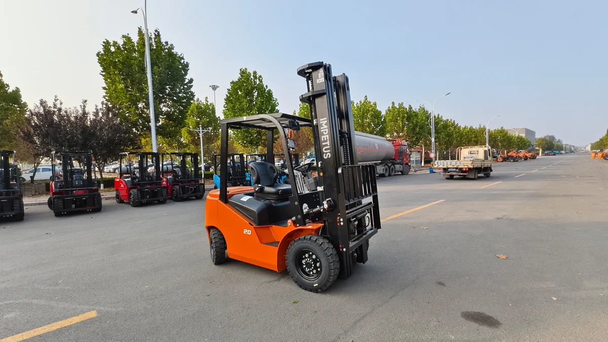 2 Ton Electric Forklift — Impetus FB20 detail view 2