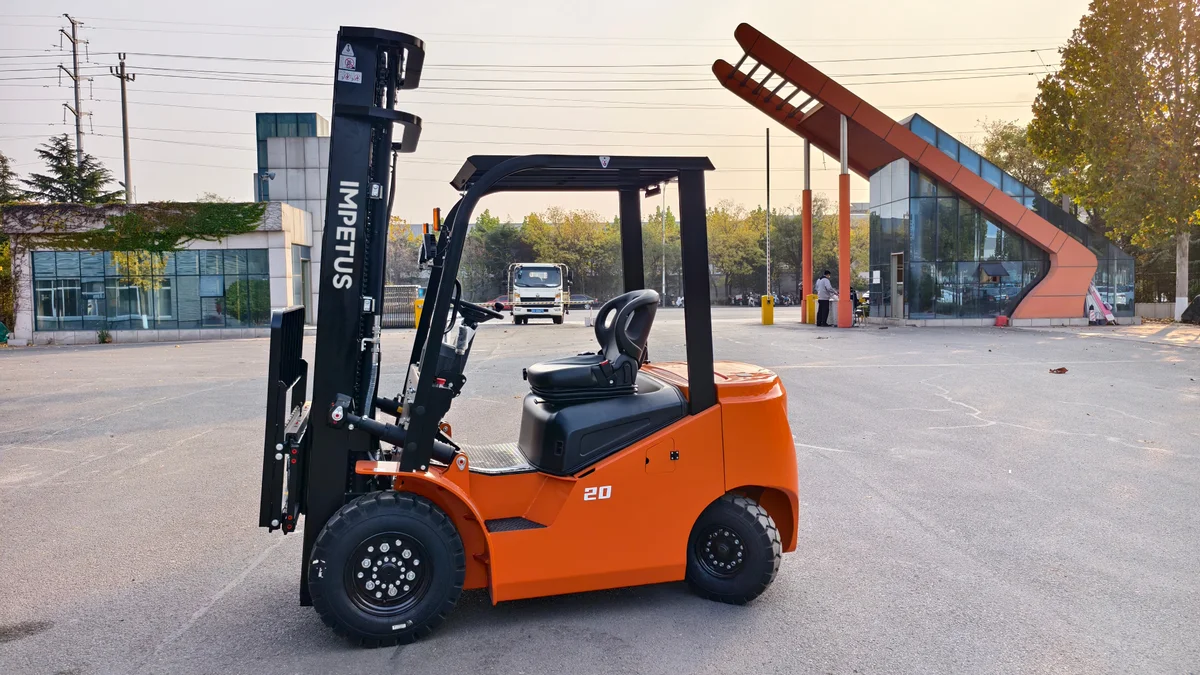 2 Ton Electric Forklift — Impetus FB20 detail view 5