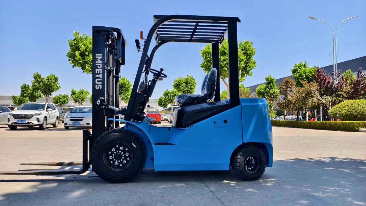 2.5 Ton Electric Forklift — Impetus FB25 detail view 3