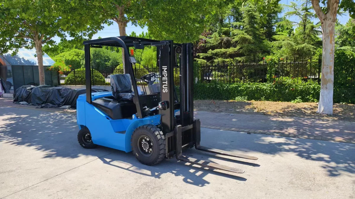 2.5 Ton Electric Forklift — Impetus FB25 detail view 4