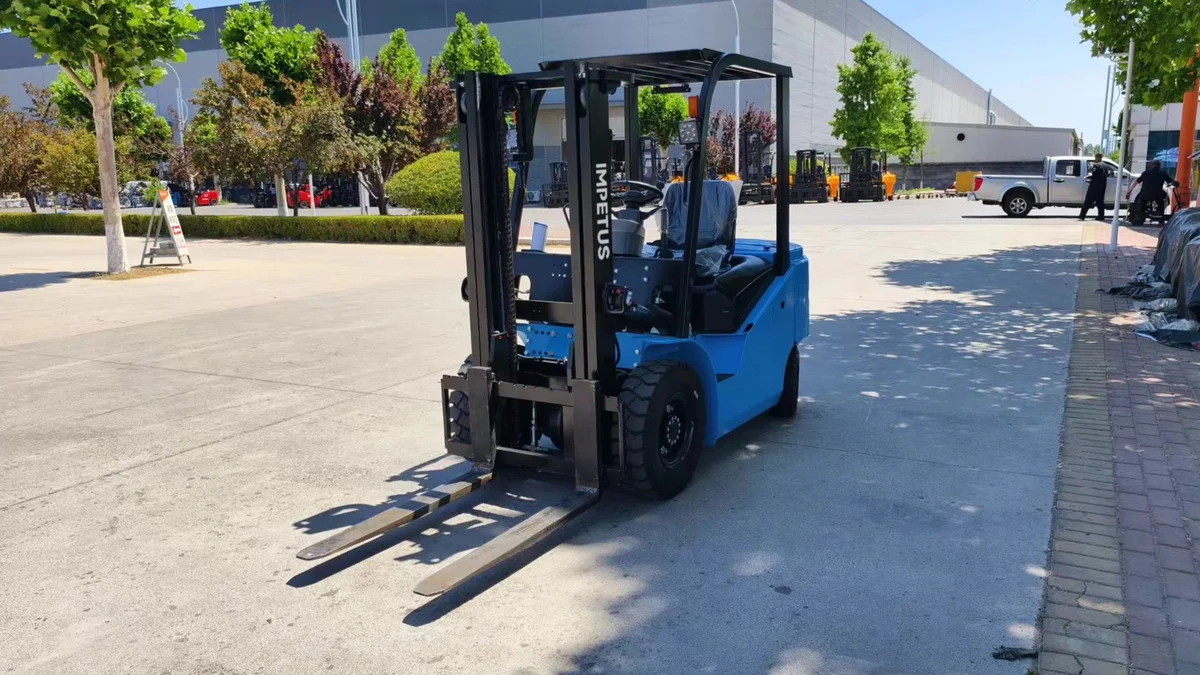 2.5 Ton Electric Forklift — Impetus FB25 detail view 5