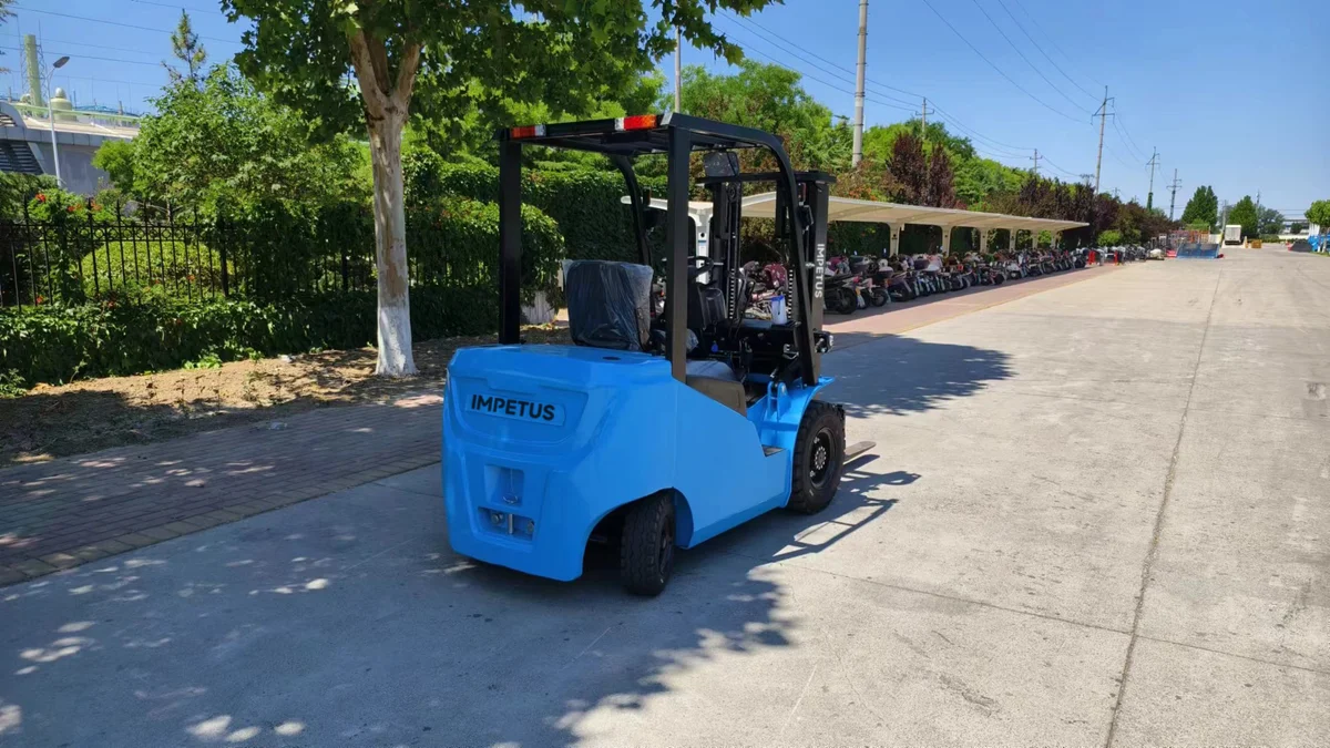 2.5 Ton Electric Forklift — Impetus FB25 detail view 6