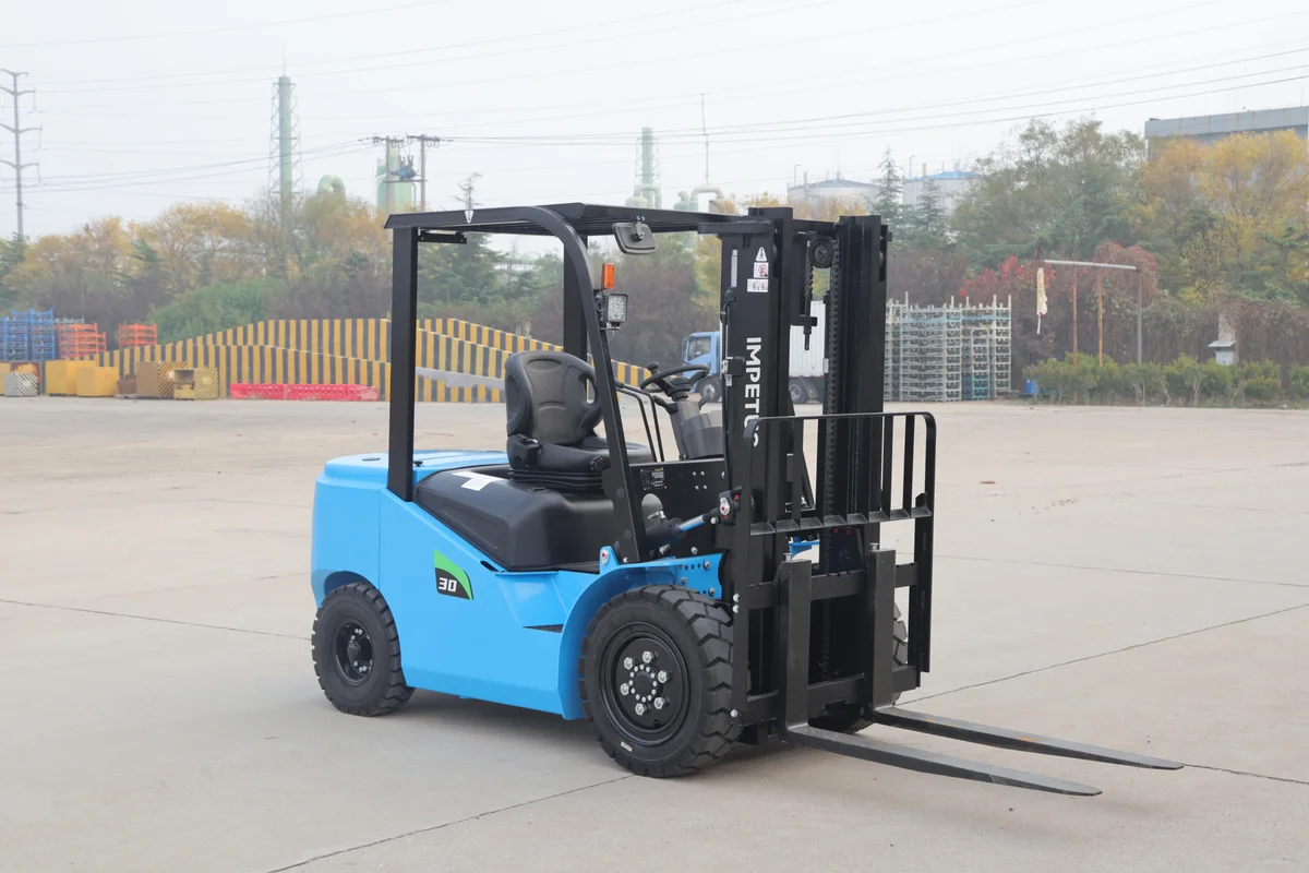 3 Ton Electric Forklift — Impetus FB30 detail view 4