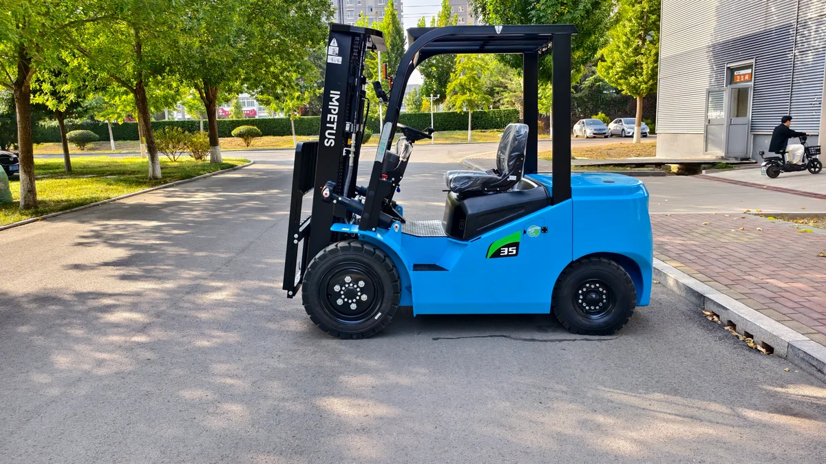 3.5 Ton Electric Forklift — Impetus FB35 detail view 3