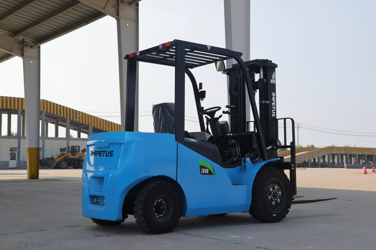 3.8 Ton Electric Forklift — Impetus FB38 detail view 2