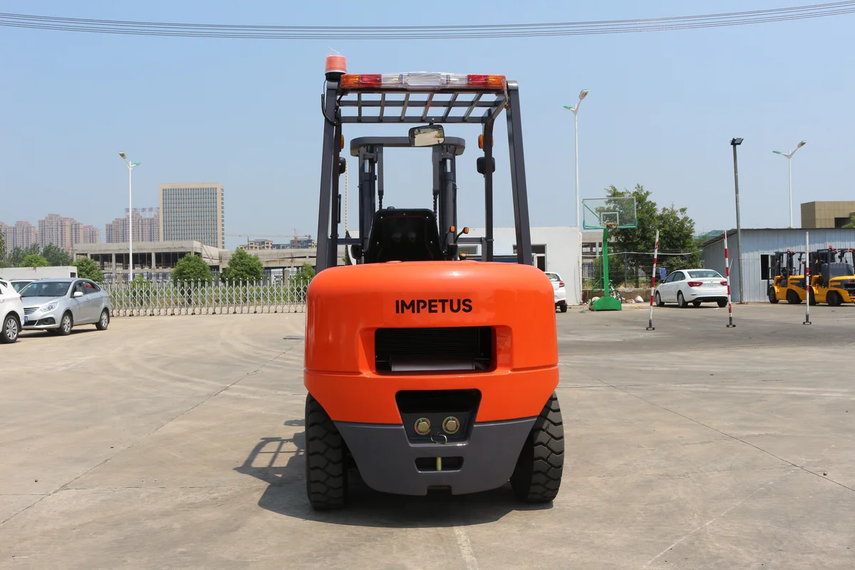 3 Ton Diesel Forklift — Impetus FD30 detail view 3