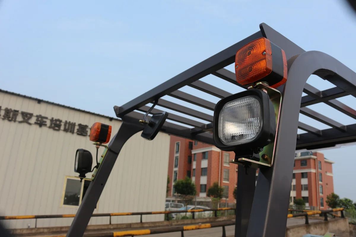 4 Ton LPG Forklift — Impetus FG40 detail view 2