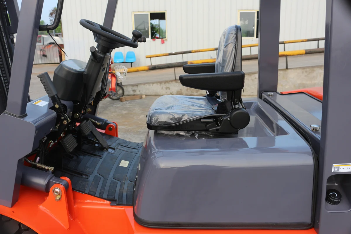 4 Ton LPG Forklift — Impetus FG40 detail view 3