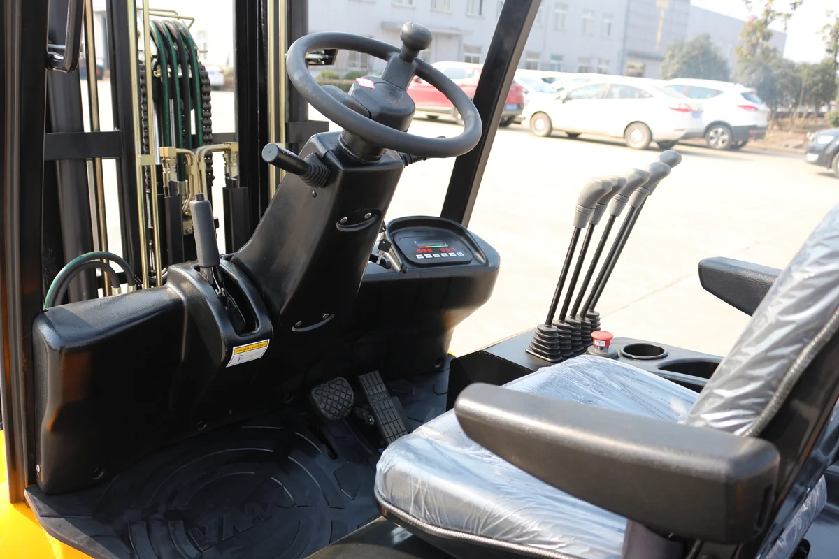 2 Ton Electric Forklift — Impetus FB20 detail view 6