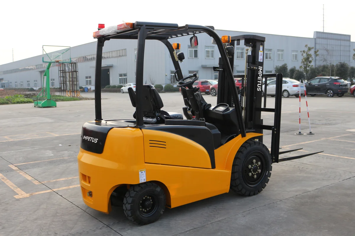 3 Ton Electric Forklift — Impetus FB30 detail view 3