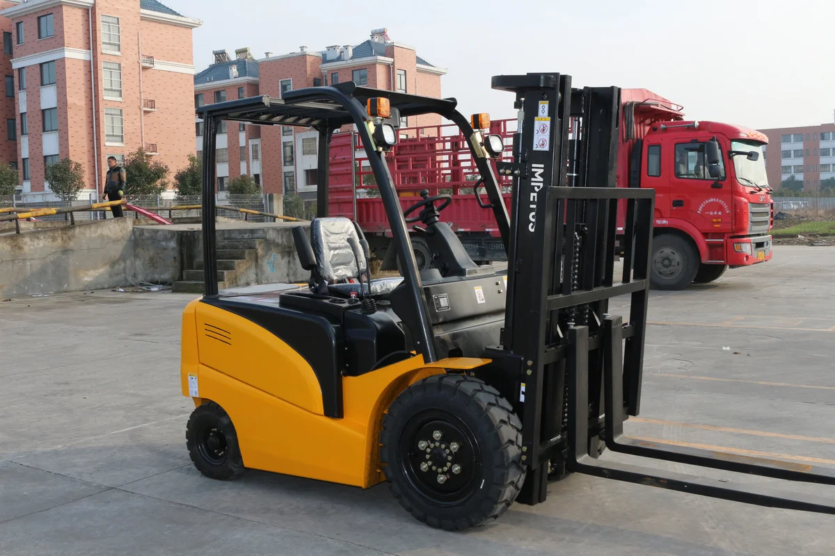 3 Ton Electric Forklift — Impetus FB30 detail view 5