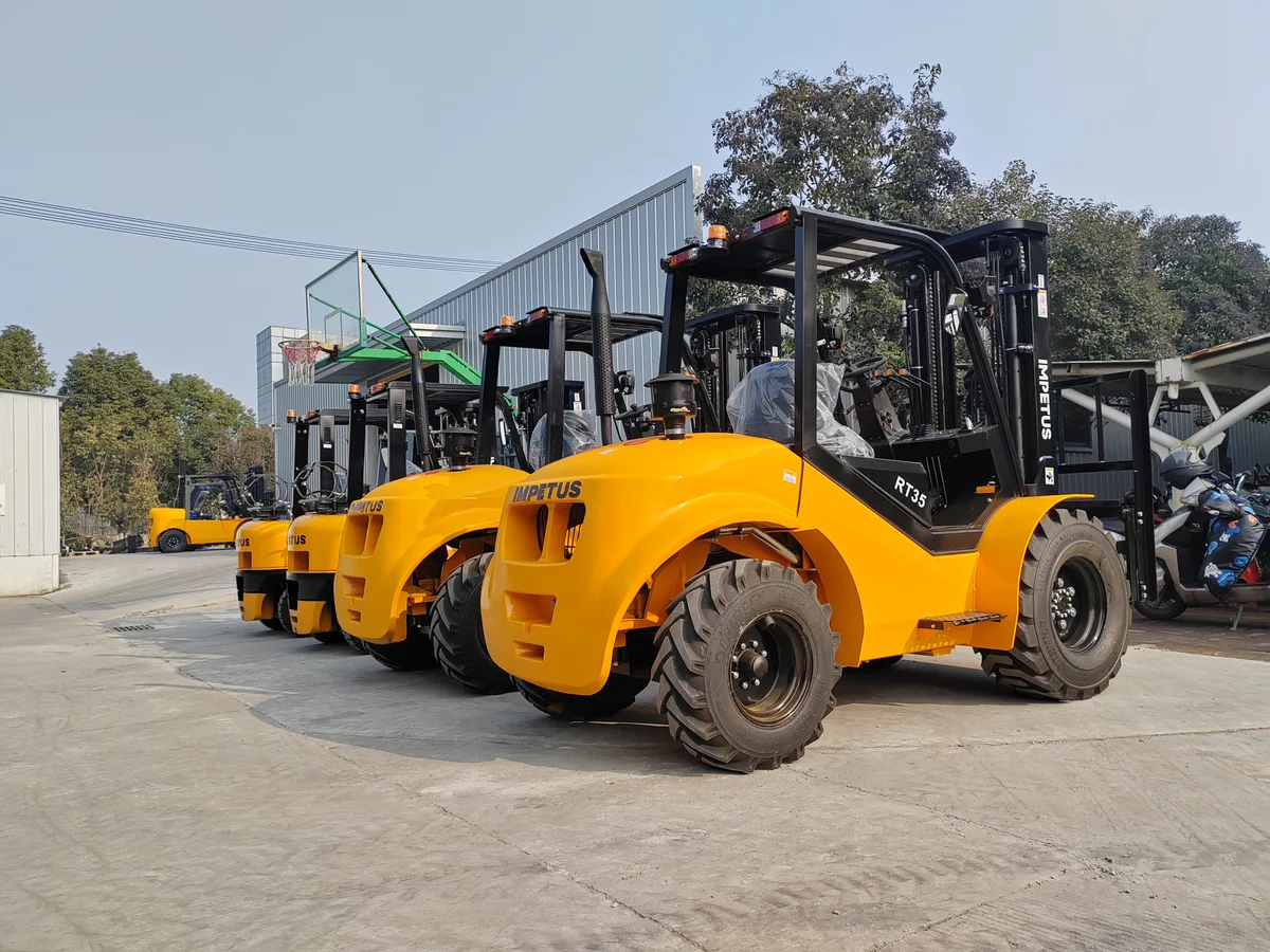2.5 Ton Off-Road Forklift (2WD/4WD) — Impetus RT25 detail view 2