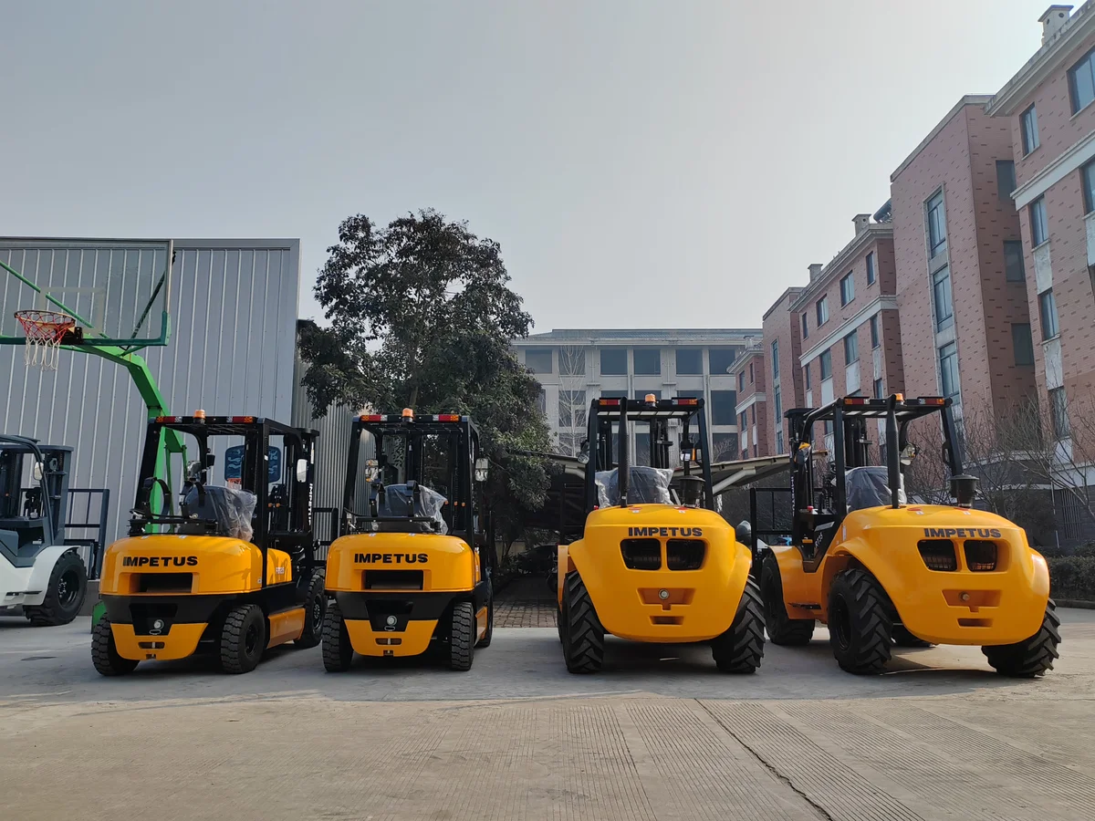 2.5 Ton Off-Road Forklift (2WD/4WD) — Impetus RT25 detail view 3