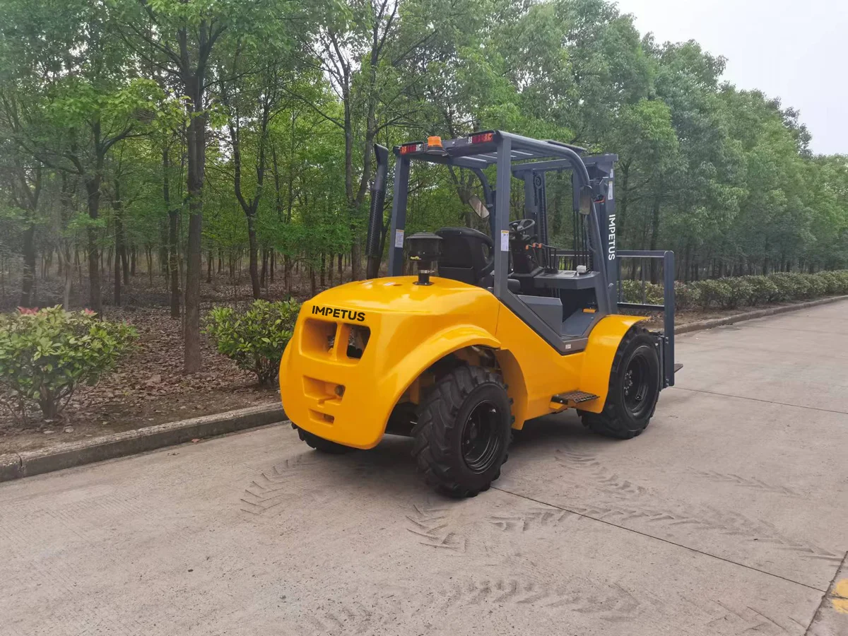 2.5 Ton Off-Road Forklift (2WD/4WD) — Impetus RT25 detail view 9