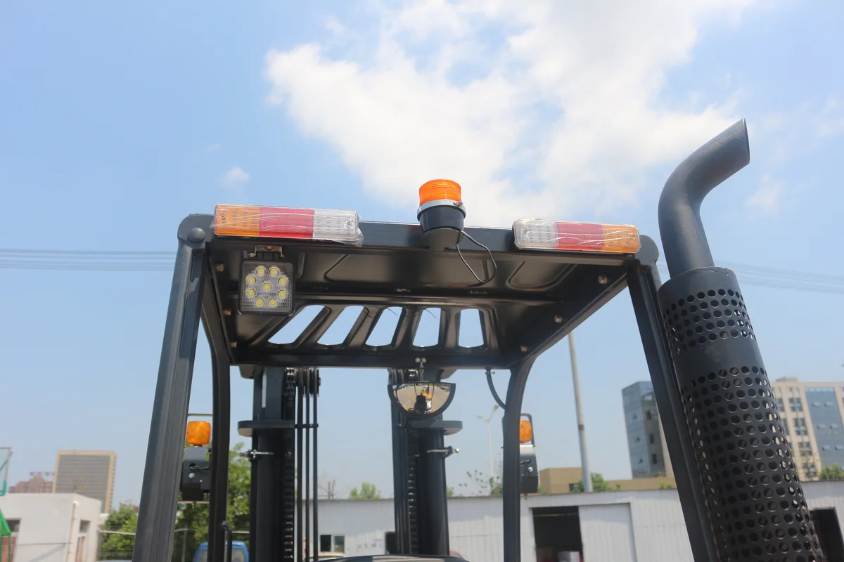 2.5 Ton Off-Road Forklift (2WD/4WD) — Impetus RT25 detail view 13