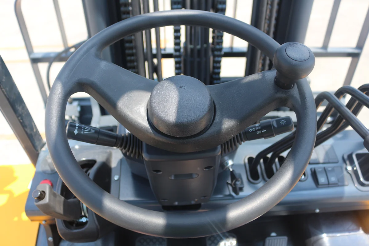 2.5 Ton Off-Road Forklift (2WD/4WD) — Impetus RT25 detail view 15