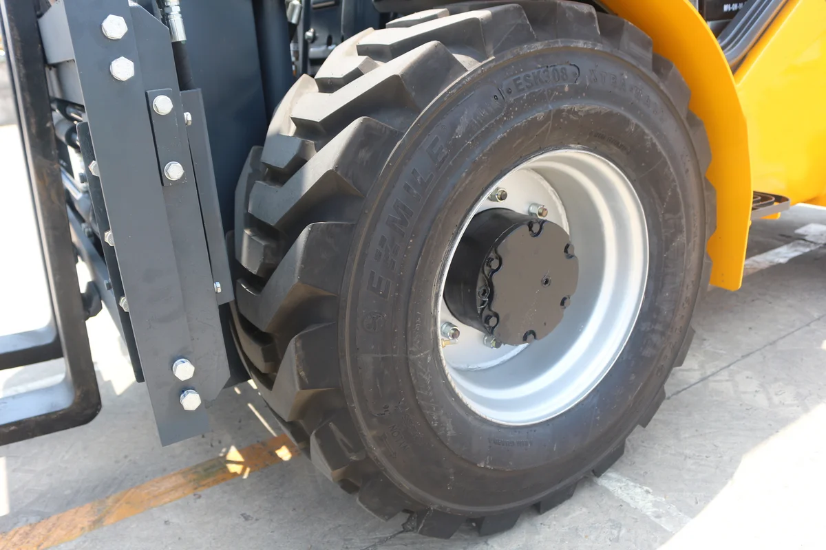 2.5 Ton Off-Road Forklift (2WD/4WD) — Impetus RT25 detail view 18