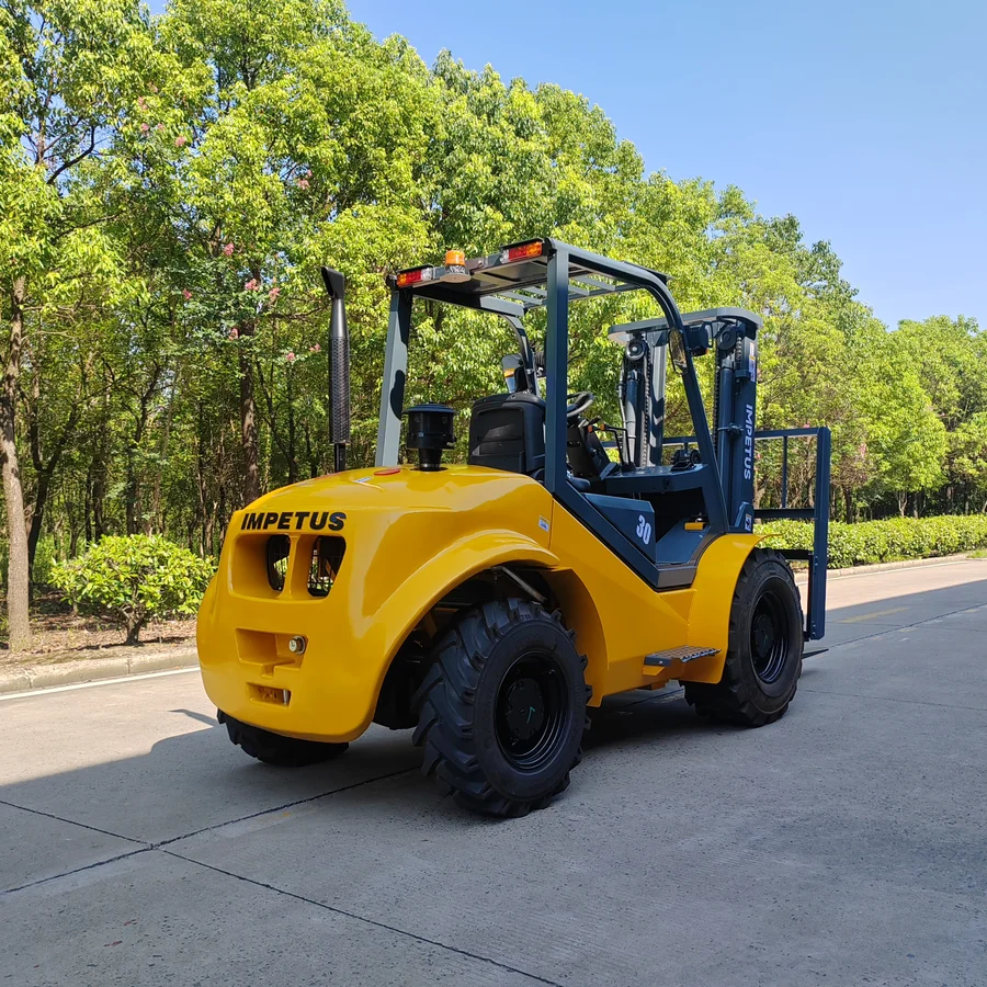 3 Ton Off-Road Forklift (2WD/4WD) — Impetus RT30 detail view 2