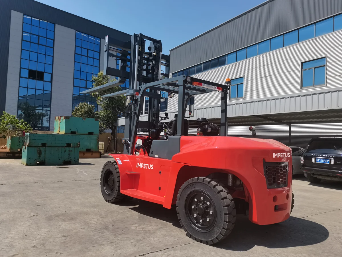 10 Ton Heavy Forklift — Impetus FD100 detail view 2
