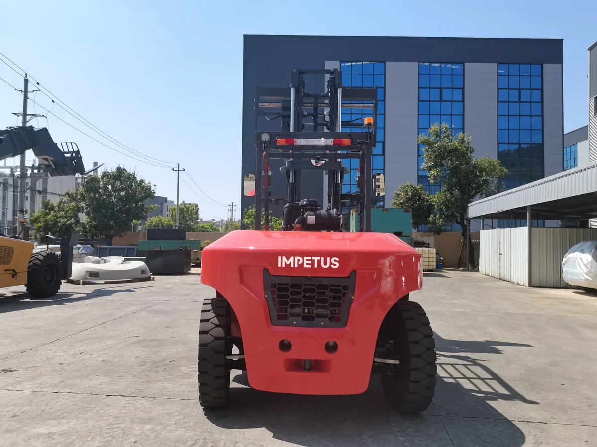10 Ton Heavy Forklift — Impetus FD100 detail view 3
