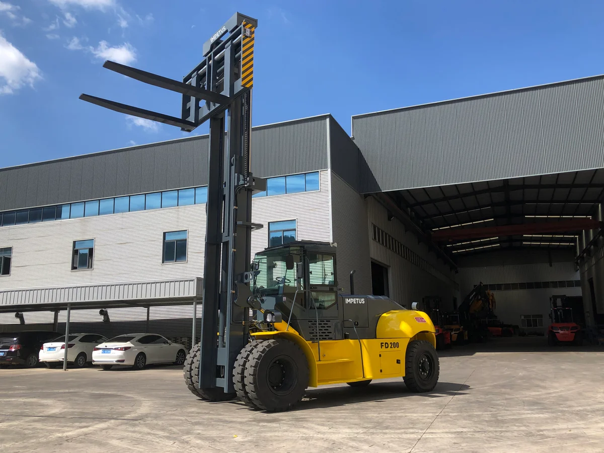 20 Ton Heavy Forklift — Impetus FD200 detail view 2