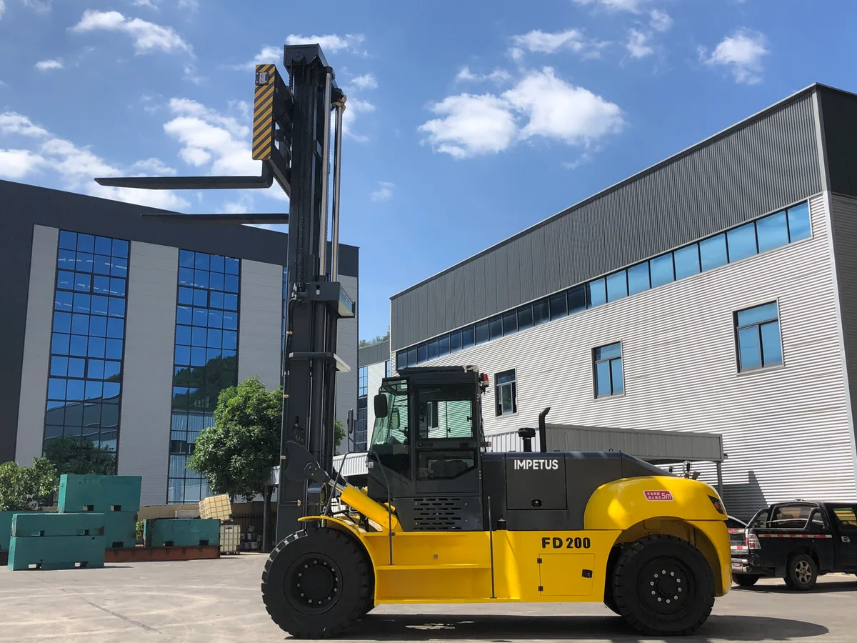 20 Ton Heavy Forklift — Impetus FD200 detail view 3