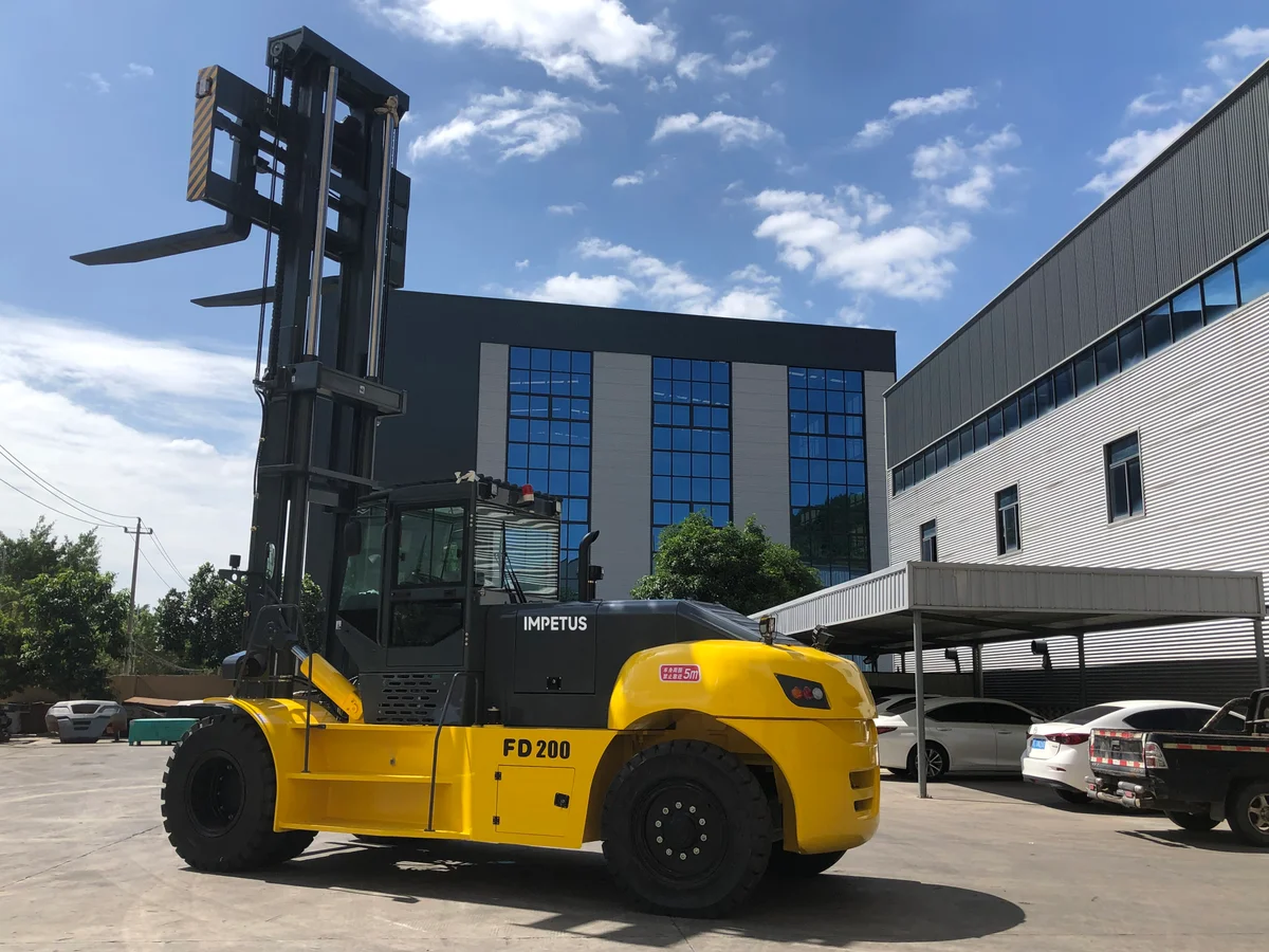 20 Ton Heavy Forklift — Impetus FD200 detail view 4