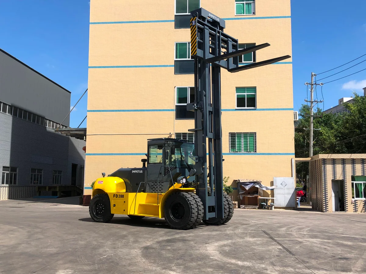 20 Ton Heavy Forklift — Impetus FD200 detail view 5