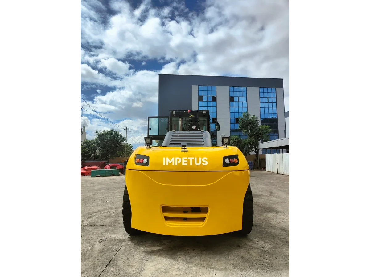 25 Ton Heavy Forklift — Impetus FD250 detail view 5