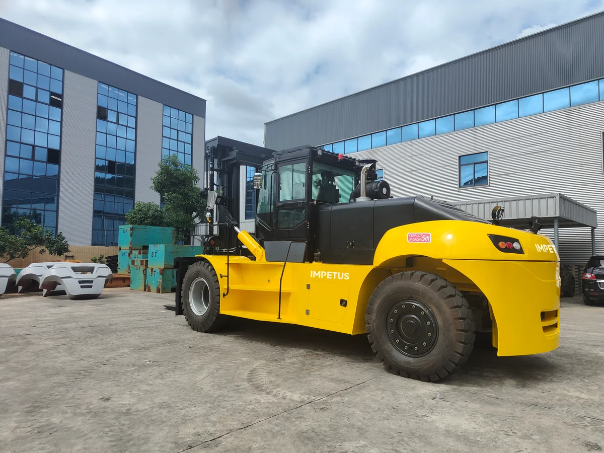 25 Ton Heavy Forklift — Impetus FD250 detail view 6