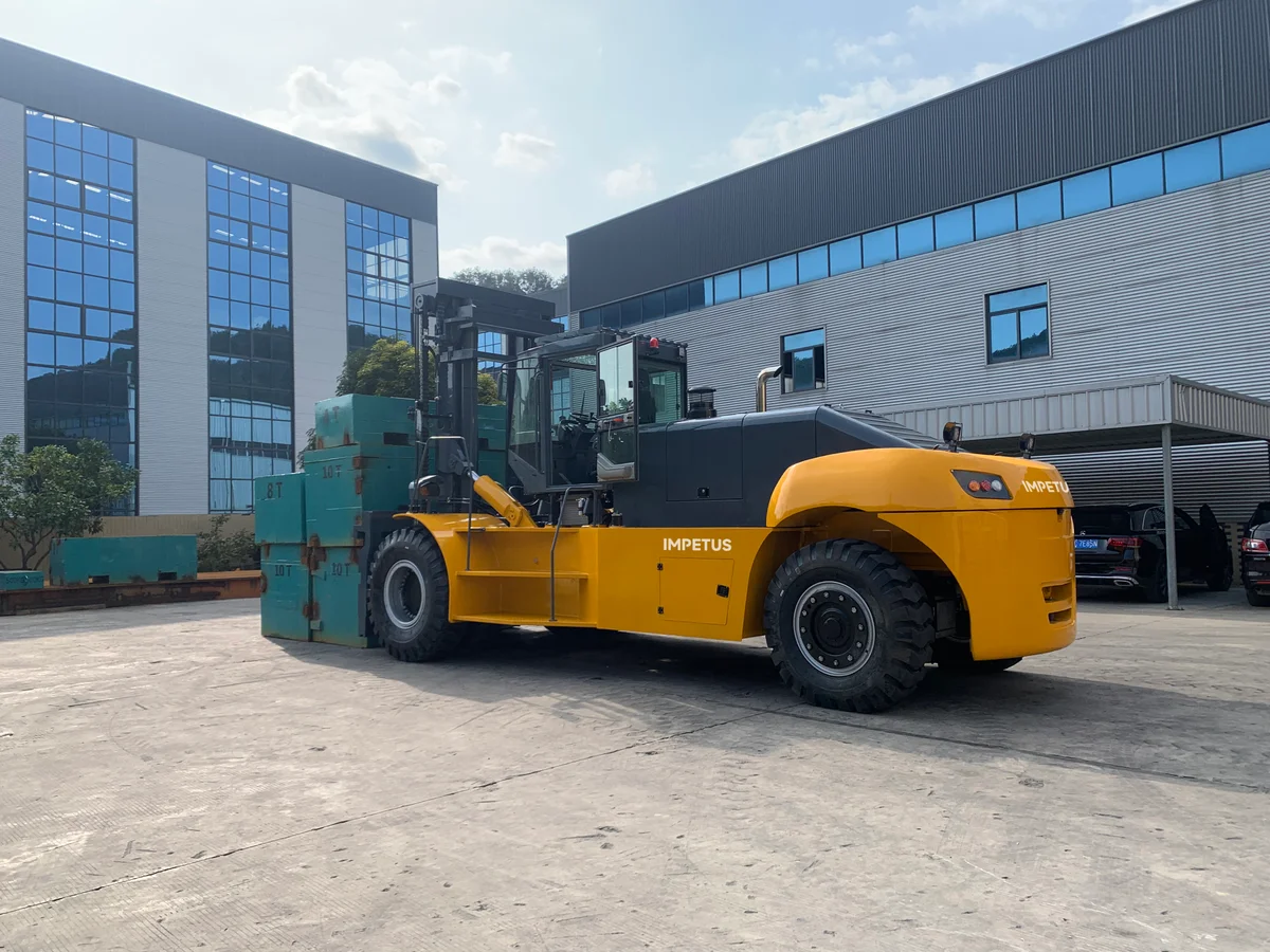 35 Ton Heavy Forklift — Impetus FD350 detail view 5