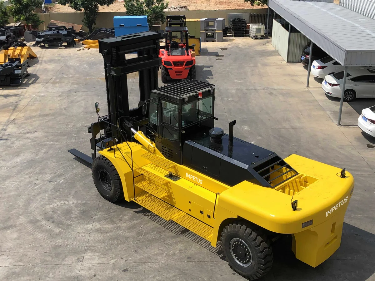 42 Ton Heavy Forklift — Impetus FD420 detail view 2