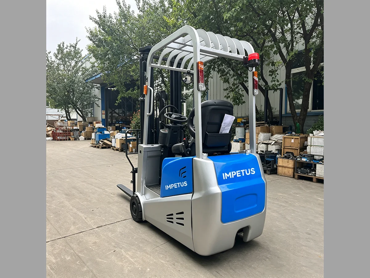 1 Ton 3-Wheel Electric Forklift — Impetus FB10A detail view 2