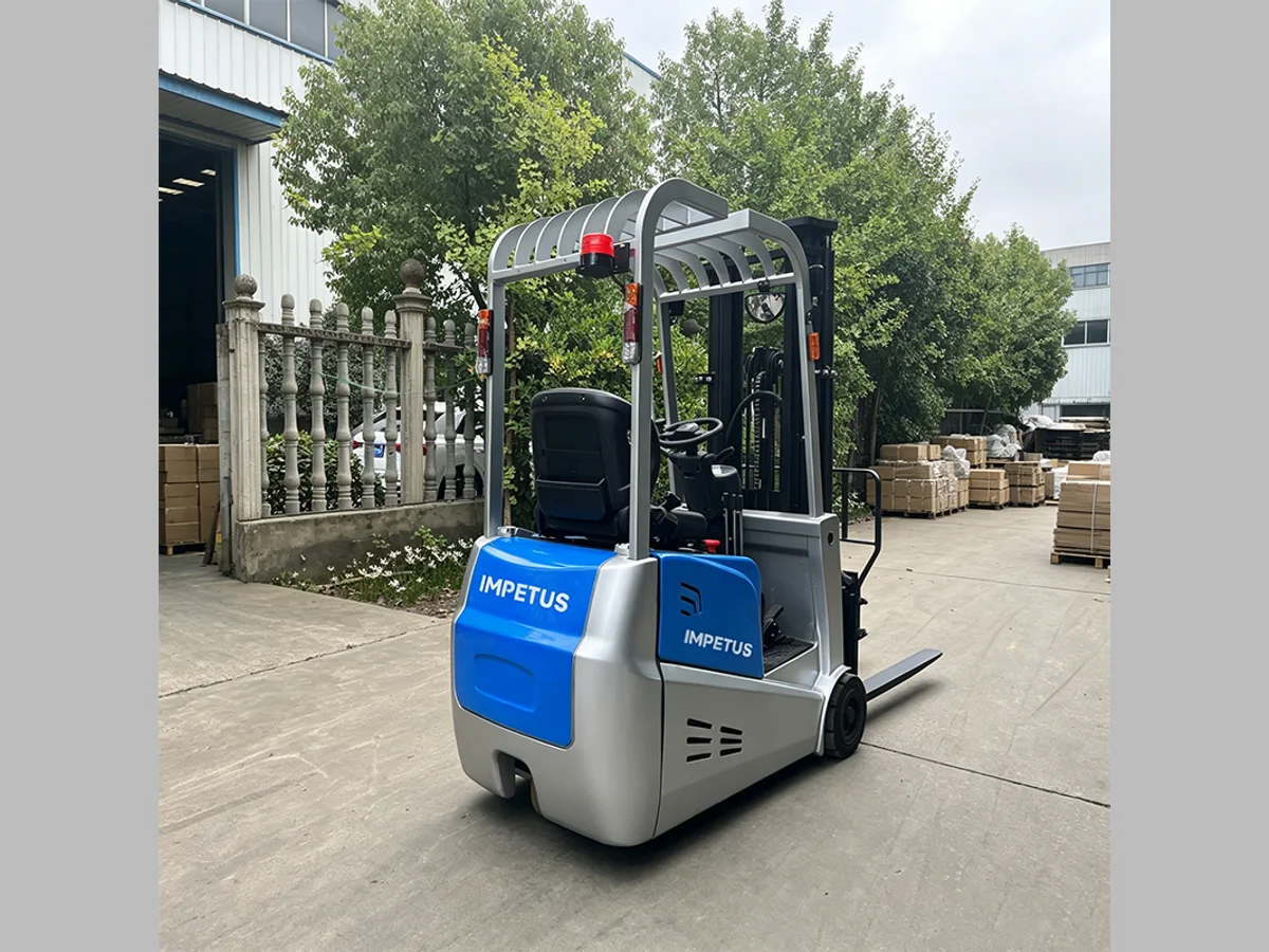 1 Ton 3-Wheel Electric Forklift — Impetus FB10A detail view 3